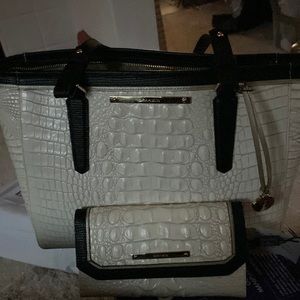 Brahmin purse matching wallet